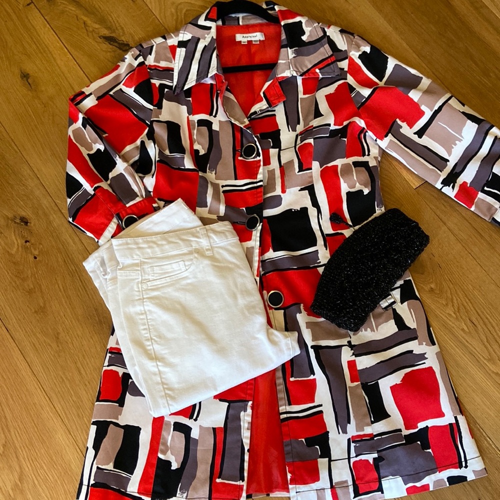 Appraisal ladies 3/4 sleeve abstract patterned jacket. Size medium.
